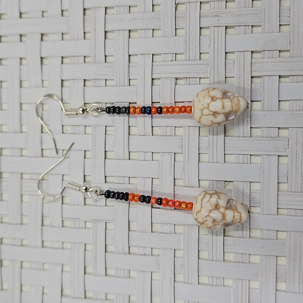 Handmade Halloween earrings - Picture 3 of 3